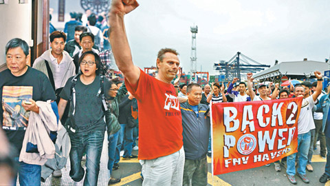 荷蘭總工會聯盟及歐洲貨櫃碼頭工會代表,昨來港聲援工人。