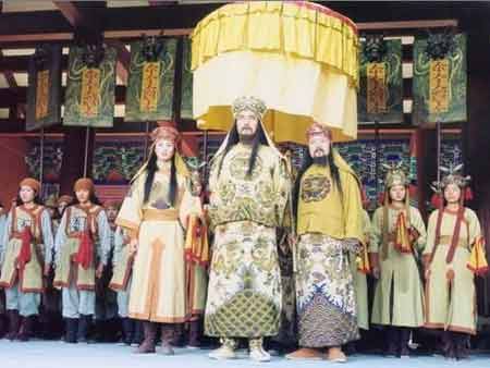 電視劇《太平天國》劇照：洪秀全和太平天國女兵