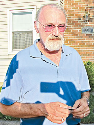 喬納森(圖)形容斯諾登為人害羞、含蓄。