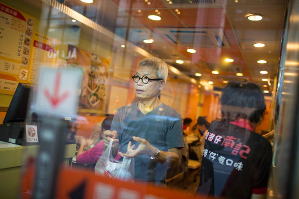 租金漲了三倍以後，南記粉面的經理歐基鴻幾乎被迫關門。