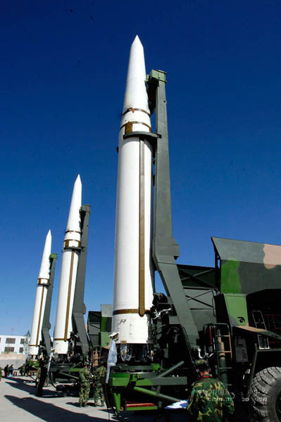 資料圖:二炮東風-15改型戰術導彈。