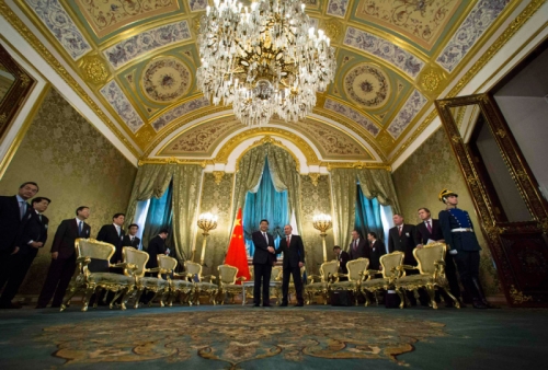 　圖為習近平今年訪問俄羅斯，和普京會晤時的照片。近期以來，西方國家關於中俄組成“反美軸心”的言論越來越多。