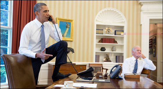 當地時間2013年8月31日,美國華盛頓,美國總統奧巴馬在白宮通電話