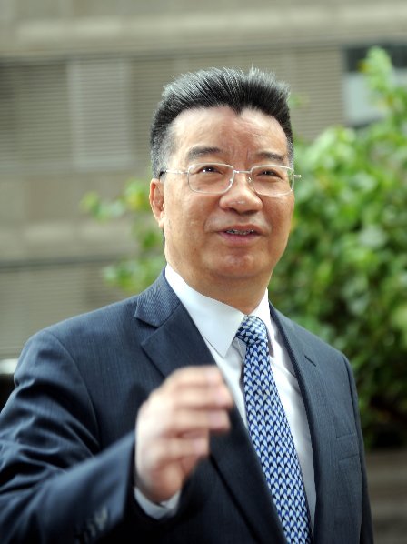 劉夢熊妨礙司法公正案今天在區院審理 ,圖為今早抵達法院。(中通社)