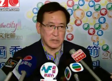 平機會主席周一嶽認為,免費電視牌照引起市民這麼大的反應,政府應重新檢視決定。