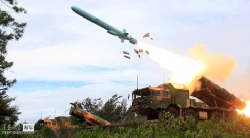 鷹擊-62遠端反艦導彈可有效封鎖海峽及近海海域