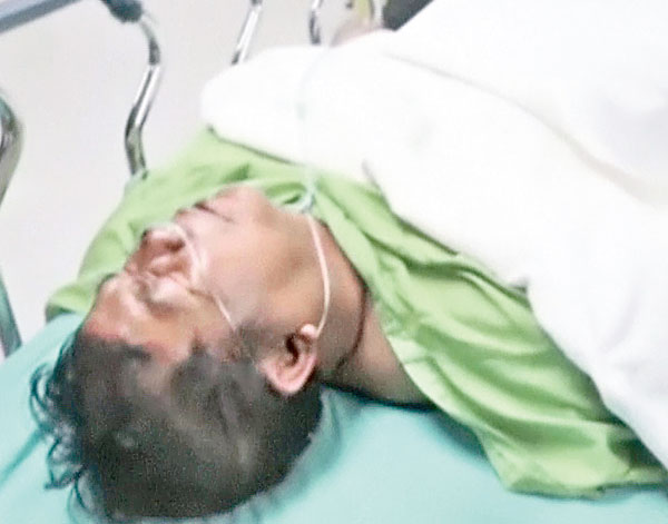 身中多槍的紅衫軍領袖格萬猜被送到深切治療部。