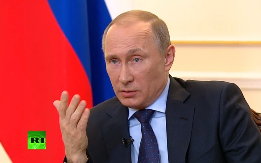 普京在正在進行的記者會上稱,目前沒有必要對烏克蘭的克裡米亞地區使用軍事力量,但俄羅斯可以選擇這麼做。如果烏克蘭東部出現違法現象,俄羅斯保留採取所有手段的權利。