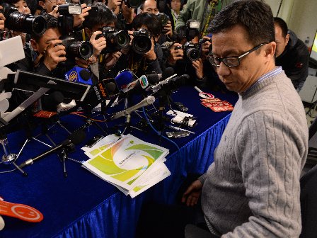 香港電視網絡宣布,收到通訊事務管理局辦公室關於傳送制式的不利回覆,決定推遲7月1日的開台日期,及暫停拍攝新電視節目。