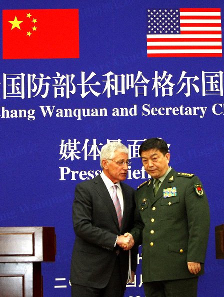 中美防長常萬全(右)、哈格爾(左)今早在北京八一大樓會晤，並舉行聯合記者會