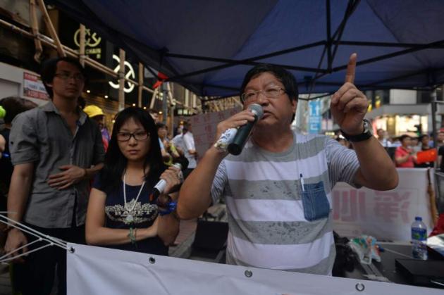 高達斌(右)表示不擔保過幾日會否有流血事件。