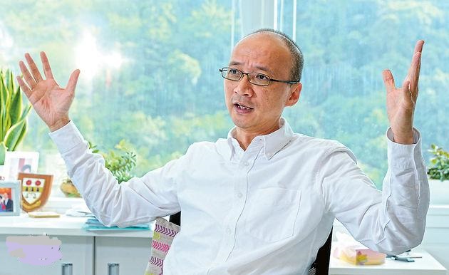 港大政治與公共行政學系教授陳祖為認為,真正判斷港府、學聯表現的是公眾,學聯不能只關注廣場上佔領者的意見,否則會得到民主運動堅實者支持,失去廣大市民同情,對未來運動有壞影響。