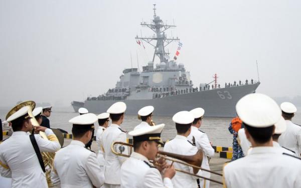 美國海軍“斯特蒂姆”號驅逐艦16日抵達上海吳淞某軍港