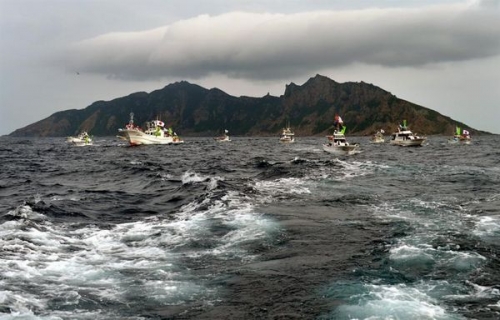 海上保安厅船只为登岛行为护航