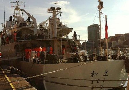 記者搭乘海巡署和星艦,隨馬英九前往彭佳嶼。