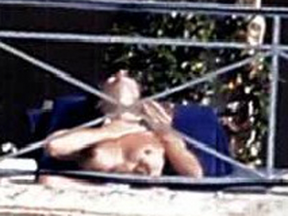 kate-middleton-topless-closer-09-580x435.jpg
