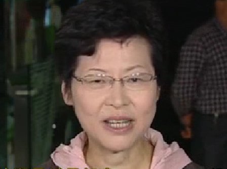 政務司長林鄭月娥表示,長者生活津貼是扶貧措施,不能貿然改成全民退保措施,否則會令很多人失望。