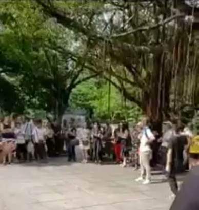 大班人在跳舞齊唱歌支持繼續歌照唱舞照跳