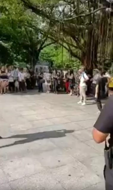 大班人在跳舞齊唱歌支持繼續歌照唱舞照跳