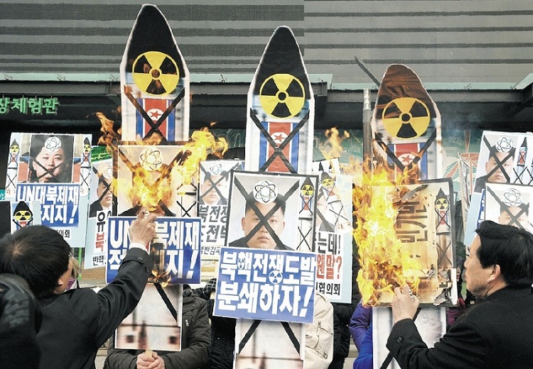 朝鮮核試觸發韓國反朝情緒,有示威者在首爾焚燒印有朝鮮領導人金正恩的照片海報,以示對核試不滿。