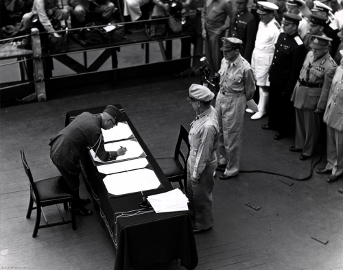 作為二戰戰敗國,日本要將其過去侵略戰爭中所得到的全部利益都必須要再吐出來!《波茨坦公告》就是確保要達到這個正義目的。